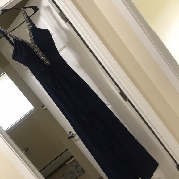 Prom/ball - Picture 2 of 5